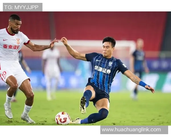 武汉足球队的战术调整与表现变化分析及未来发展展望