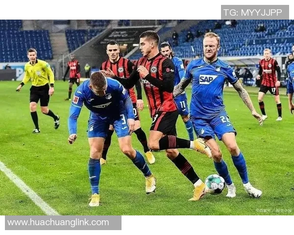 汉堡队再次降级,遭遇德甲历史性滑铁卢 汉堡队再次降级,遭遇德甲历史性滑铁卢